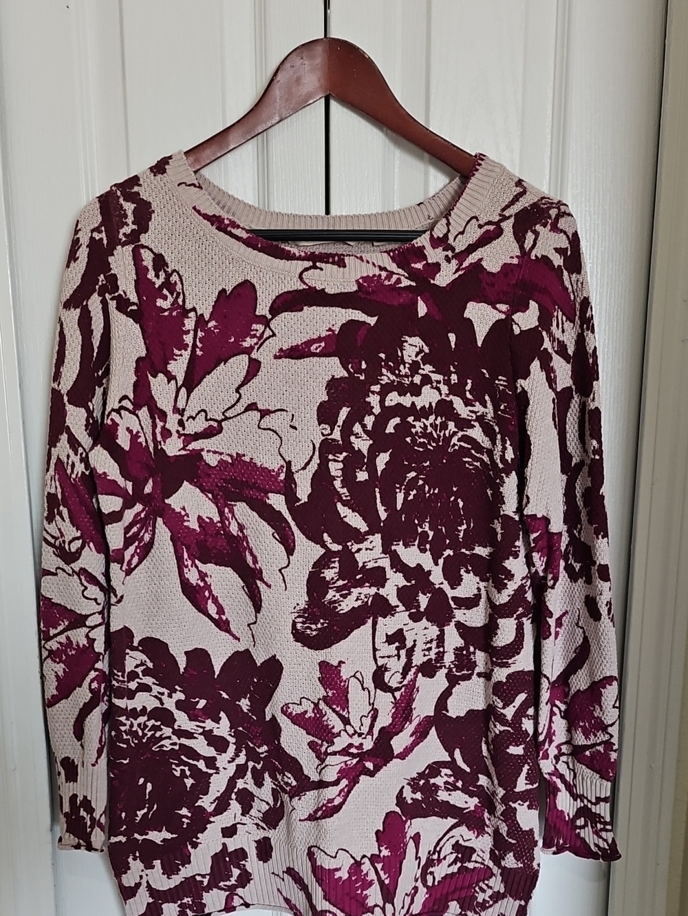 Soft Surroundings Floral Print Knit Top Women’s Size M Burgundy Beige Stretch.